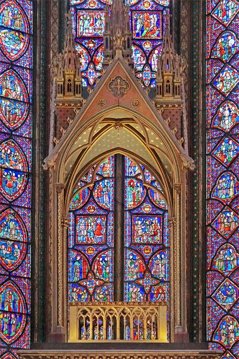 Glass Stained Windows, Christian Architecture, Stained Windows, French Gothic Architecture, Sainte Chapelle Paris, The Crown Of Thorns, Neo Gothic, Gothic Furniture, Cathedral Architecture