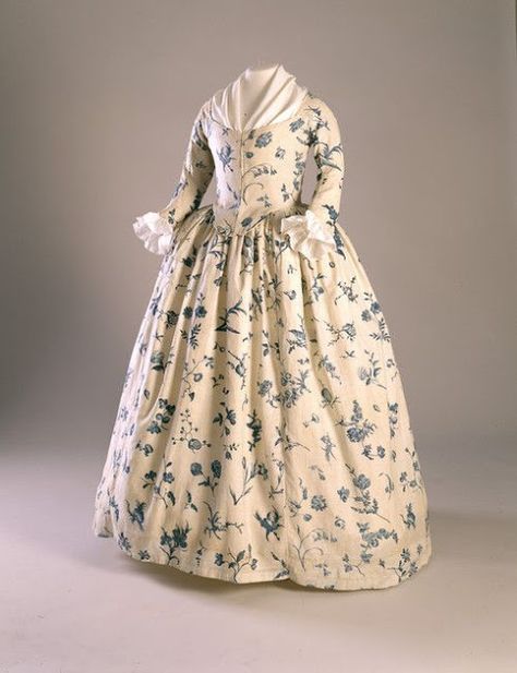 18th Century Dresses, 18th Century Gown, 1700 Fashion, Historical Gowns, 18th Century Women, Colonial Dress, 18th Century Dress, Historic New England, 18th Century Costume