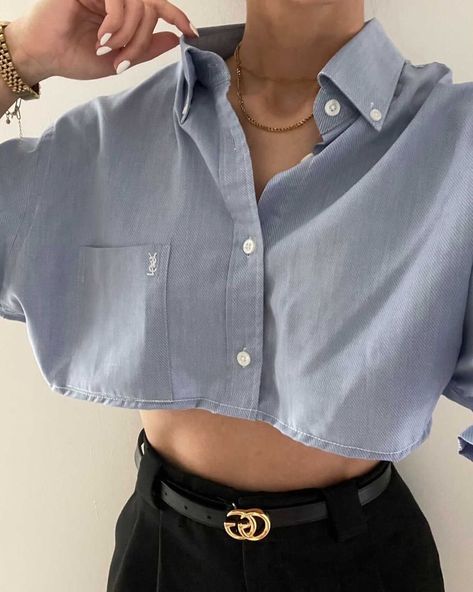 Button Up Shirt Crop Top, White Crop Shirt Outfit, Cropped White Shirt Outfit, Cropped Shirt Outfit, Boyfriend Shirt Outfits, Crop Shirts For Women, Cropped Outfits, Cropped White Shirt, Cropped Button Up Shirt