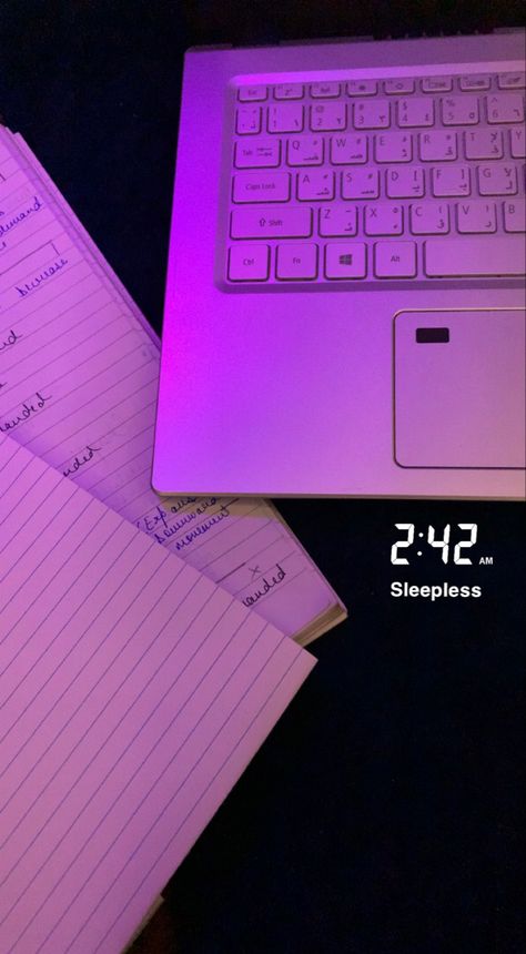 Study Asethetic Pic, Laptop Study Snap, Fake Study Snap, Assignment Snapchat Story, Snapstreak Ideas Aesthetic, Writing Snap, Quotes Snap, Snapstreak Ideas, Study Snaps