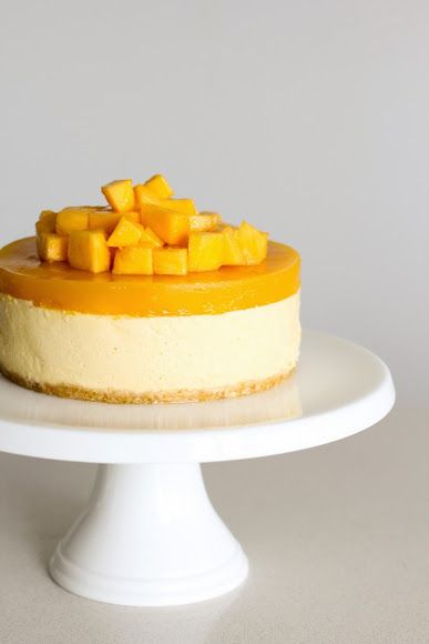 Cheesecake For Christmas, Mango Mousse Cake, Mango Dessert Recipes, Mango Mousse, Mango Dessert, Mango Cheesecake, Mango Cake, Mango Recipes, Food Cakes