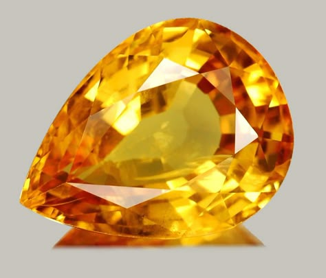 Topaz Topaz Yellow, Topaz Birthstone, Yellow Gemstones, Minerals And Gemstones, Real Stone, Rocks And Gems, Citrine Gemstone, Topaz Stone, Mellow Yellow