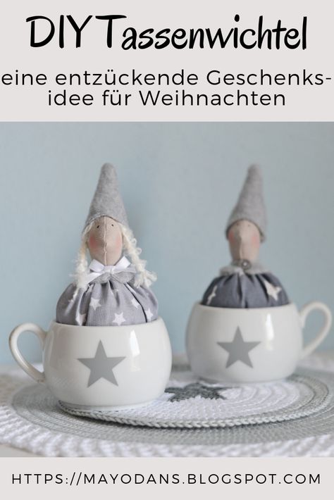 DIY Tassenwichtel - Eine entzückende Geschenksidee für Weihnachten #nähen #sewing #wichtel #weihnachtsgeschenk #tassenwichtel #tilda Tilda Reindeer Pattern, Diy Gifts Last Minute, Tilda Christmas, Tilda Christmas Angel, Tilda Angel, Tone Finnanger Tilda, Mug Diy, Weihnachten Diy, Diy Mugs