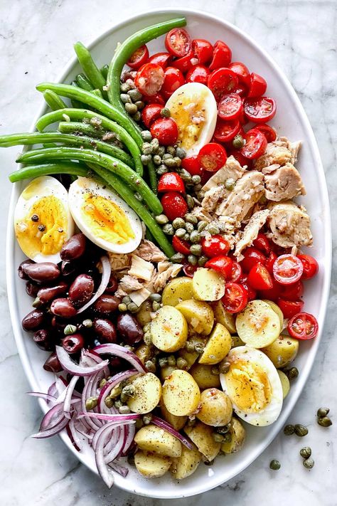 Weeknight Salad Dinner, Sea Food Salad, Fish Salads, The Best Salads, Chop Salad, Best Salads, Summer Salad Ideas, French Nicoise Salad, Best Salad