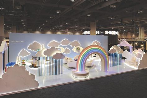 At Toronto’s Interior Design Show, event agency TK Events Inc. carved clouds out of quartz to construct this dreamy installation. Exhibition Booth Design, Exhibition Booth, Store Fixtures, Installation Design, Jonathan Adler, Event Ideas, Exhibition Stand, Display Design, Stand Design