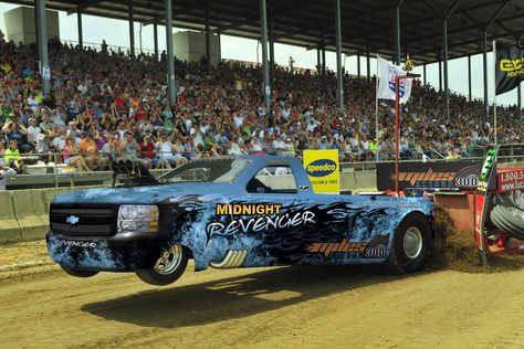 Miles Beyond 300 pull truck wrap by Steel Skinz Graphics.  www.steelskiz.com Cartoon Truck, Truck And Tractor Pull, Truck Pulls, Mud Trucks, Tractor Pulling, Old Tractors, Honky Tonk, 4x4 Trucks, Train Car