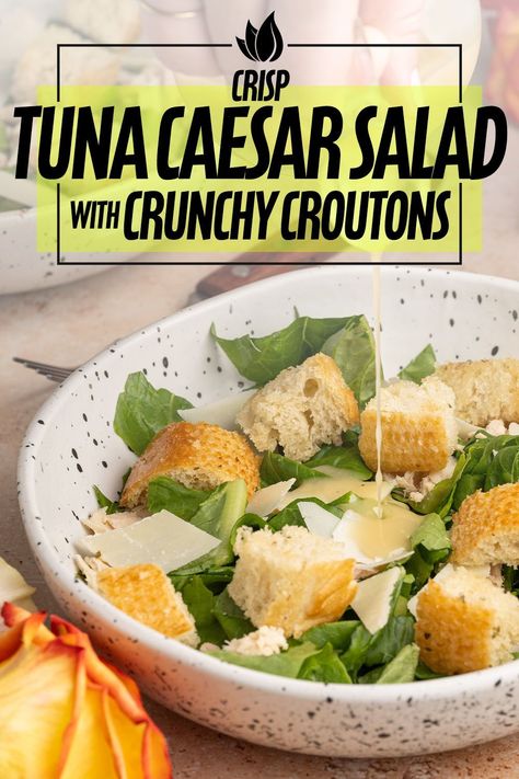 Treat yourself to the delicious and satisfying flavors of this Tuna Caesar Salad, a perfect meal option that combines the goodness of tuna with the classic taste of Caesar salad. Classic Salad, Croutons Homemade, Nutrition Diet, Pescatarian Recipes, Healthy Bites, Lunch Salads, Creamy Pasta, Caesar Salad, 5 Ingredient