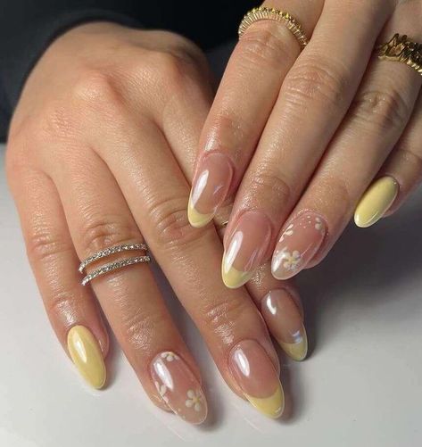 Yellow Ribbon Nails, Butter Glazed Nails, Butter Nails Trend, Baby Yellow Nails Design, Yellow Tip Nails Acrylic, South Of France Nails, Yellow Almond Acrylic Nails, Pale Yellow Nails Design, Yellow Almond Nails Design