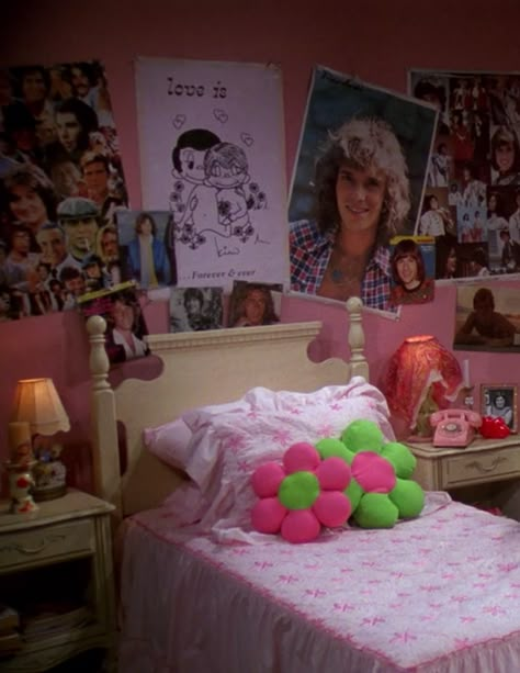 That 70's Show - Jackie's Room 90s Bedroom Decor, 70s Bedroom, 2000s Room, 70s Room, 90s Room, 90s Bedroom, 80s Room, 70s Show, Retro Bedrooms