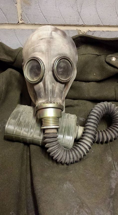 Gas Mask Outfit, Gas Mask Reference, Diy Gas Mask Costume, Post Apocalyptic Mask, Gas Masks, Gas Mask Aesthetic, Halloween Gas Mask, Scary Gas Mask, Gas Mask With Tube