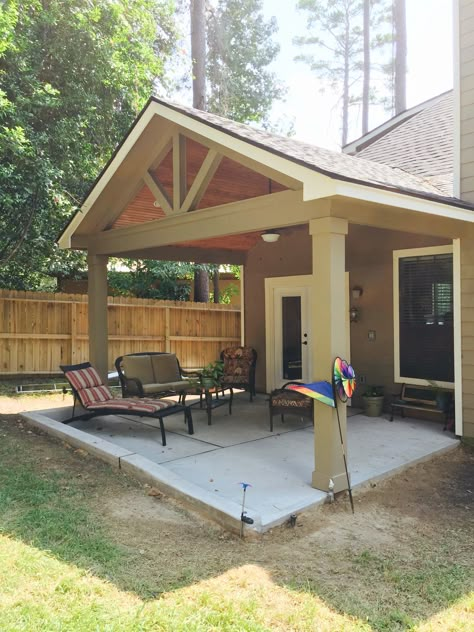 Gable roof patio cover with wood stained ceiling Carport Modern, Porch Kits, Backyard Covered Patios, Covered Patio Design, Garden Pergola, Concrete Patios, Patio Steps, Porch Addition, Building A Porch