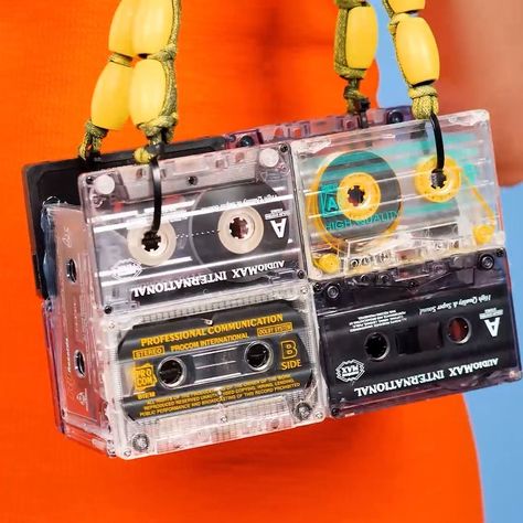 Diy Vinyl Bags, Hippie Vision Board, Casette Bag, Film Crafts, Cassette Tape Crafts, Junk Couture, Tech Projects, Clothing Tape, Tape Cassette