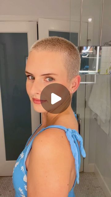 Kelci McCarthy on Instagram: "pay no mind to the faces or weird hand movements! Trying to decide if I color it back platinum! 🤪  . . . . . . . #buzzed #shavedhead #rockthatbuzz #fade #fadedhair #girlswithshavedheads #girlswithshavedhair #bald #baldfade #hairstylist #haircut #haircuts #shavedhair #shaved" Bald No Eyebrows, Clippered Pixie Haircut, High Fade Haircut Women, Women Bald Haircut, Long Buzzcut Women, Female Buzzcut, Short Buzzed Hair, Bald Women Fashion, Crew Cut Women