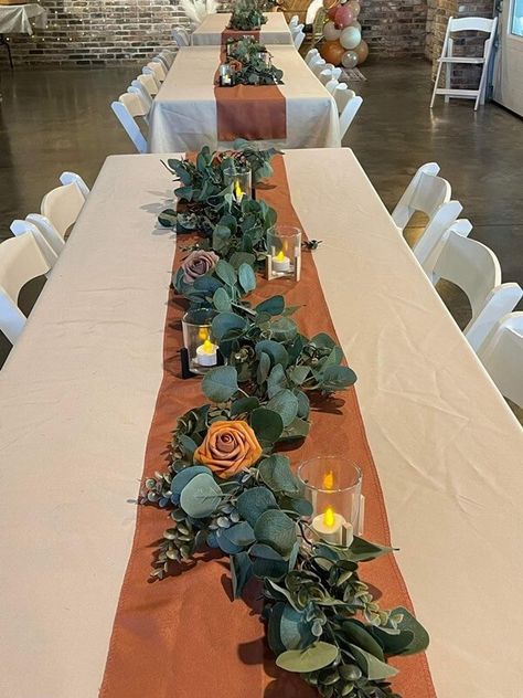 Rust Color Centerpieces, Terracotta Table Cover, Harvest Table Decor Wedding, Fall Conference Table Decor, Terracotta Party Decor, Terracotta Table Setting, Terracotta And Greenery Wedding, Beige Party Decorations, Terracotta Wedding Table Settings