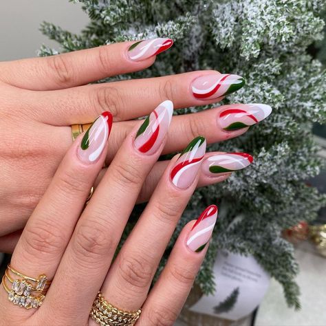 🦋GelX by TANIA🦋 on Instagram: “❤️Christmas swirls❤️ ❄️PISCES NAIL STUDIO❄️ 🦋DM or Use the link to book😘 Done by Tania #dopenails #stylishnails…” Pisces Nails Designs, Pisces Nails, Hoilday Nails, Holiday Nails Christmas, December Nails, Fantasy Nails, Abstract Nail Art, Holiday Nail Designs, Christmas Gel Nails