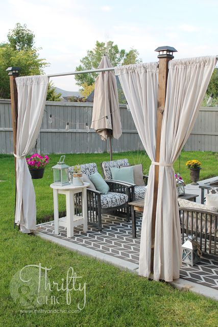 Diy Outdoor Patio Ideas, Diy Privacy Screen, Rustic Outdoor Decor, Patio Privacy Screen, Patio Privacy, Outdoor Screens, Backyard Gazebo, Bedding Inspiration, Backyard Privacy