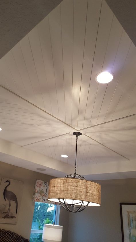 White Wood Ceiling Design, White Wood Ceiling Ideas, Textured Ceilings Ideas, Pan Ceiling Ideas, Interesting Ceiling Ideas, Faux Tray Ceiling, Shiplap Tray Ceiling, Farmhouse Ceiling Ideas, Farmhouse Kitchen Ceiling