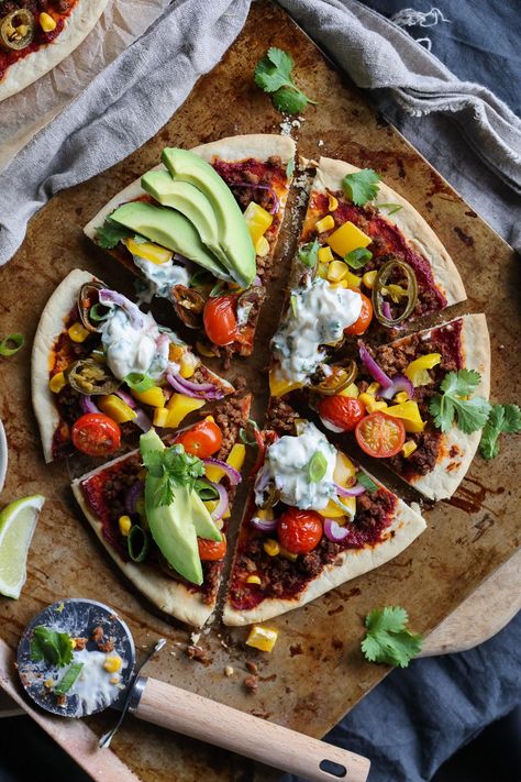 Avocado Nutrition, Avocado Vegan, Mexican Pizza, 30 Min Meals, Cilantro Sauce, Cooking Black Beans, Vegan Mayonnaise, Avocado Tomato, Salad In A Jar