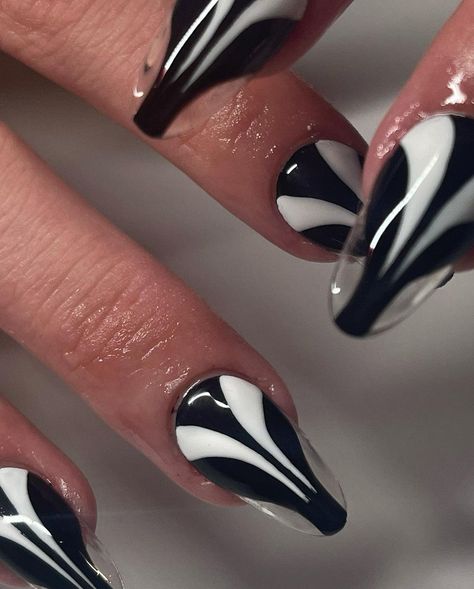 🌟 hanina 🌟 (@nailsbyhanin) posted on Instagram • Apr 5, 2022 at 11:20pm UTC Mugler Black, Black And White Nail, Black And White Nail Designs, Latest Nail Trends, Medium Almond, White Nail Designs, White Nail, Nail Length, Hot Nails