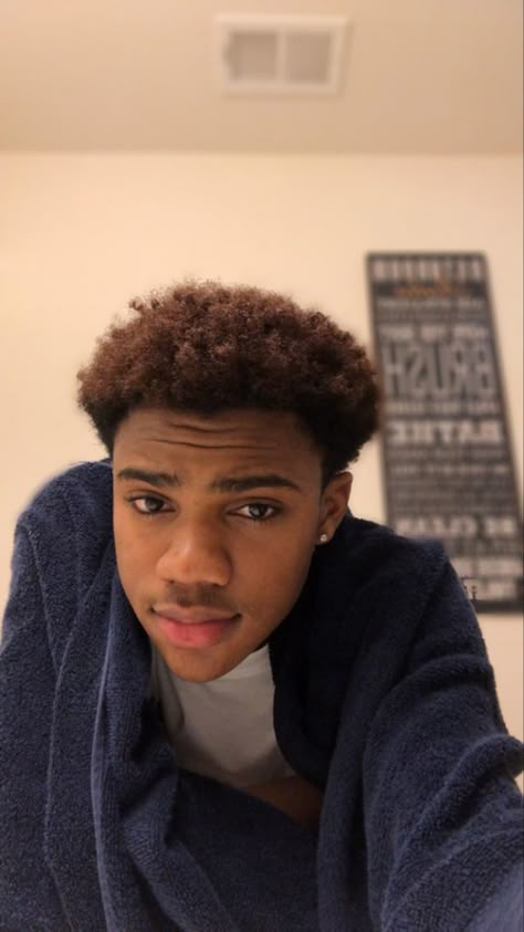 Brown Hair Dye Men, Brown 4c Hair, Brown Hair Color Men, Dyed Afro, Twist Hair Men, Dark Brown Hair Dye, Hair Color For Dark Skin, Afro Hairstyles Men, Boujee Aesthetic