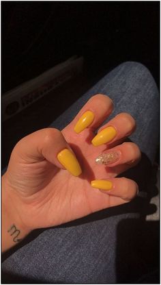 Yellow Nails Glitter, Golden Yellow Nails, Yellow Nails With Glitter, Yellow Glitter Nails, Nail Yellow, Simple Nail Designs Acrylic, Acrylic Nails Yellow, Fresh Nails, Nail Design Glitter