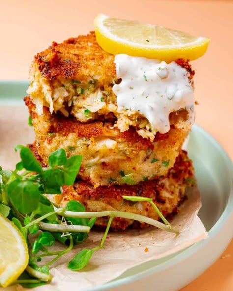 Vegan crab cakes packed with fresh herbs and bold zesty flavours. Ideal for cooking in the air fryer, on the stove or in the oven!