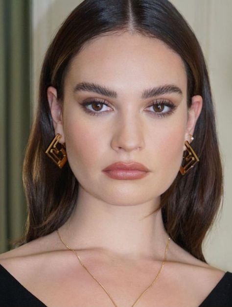 Makeup Up Close, Soft Autumn Makeup, Square Face Makeup, Glam Wedding Makeup, Square Face Hairstyles, Camila Morrone, Swag Makeup, Winter Makeup, Lily James