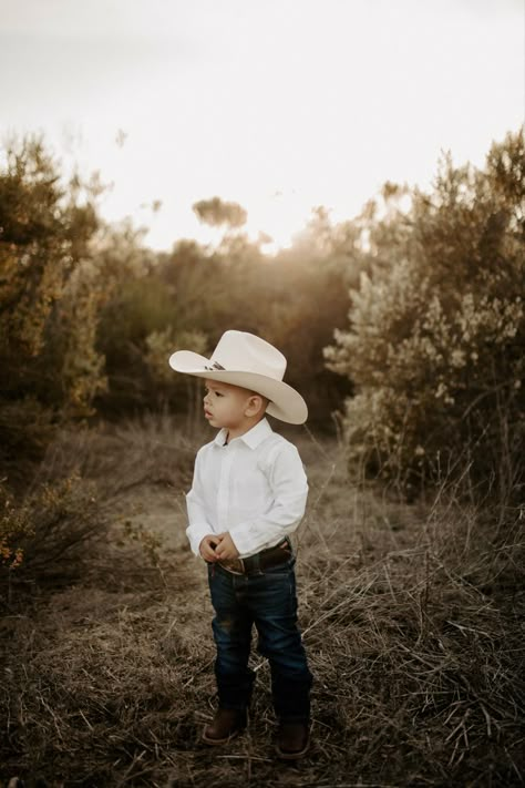 Mexican Family Photoshoot in Napa, Ca. Rocio Rivera Photography Family Photo Outfits Mexican, Rocio Rivera Photography, Family Cowboy Photoshoot, Cowboy Baby Style, Boy Ootd, Western Photo Shoots, Willis Family, Toddler Fits, Mexican Babies