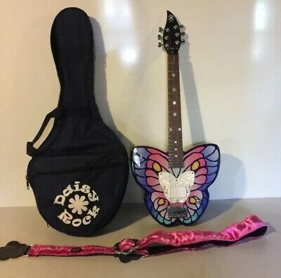 Butterfly Electric Guitar, Guitar Straps Aesthetic, Guitar Strap Aesthetic, Rock Electric Guitar, Butterfly Guitar, Electric Guitar Strap, Cool Instruments, Pretty Guitars, Instruments Art