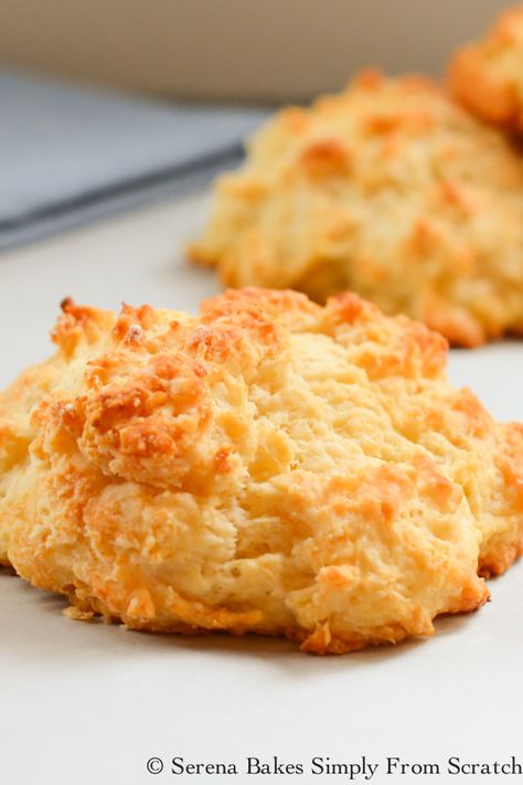 Biscuits Drop, Coffee House Food, Dinner Rolls Recipes, Best Yeast Rolls, Cheesy Pork Chops, Tea Buns, Flour Baby, Buttermilk Drop Biscuits, Quick And Easy Side Dishes