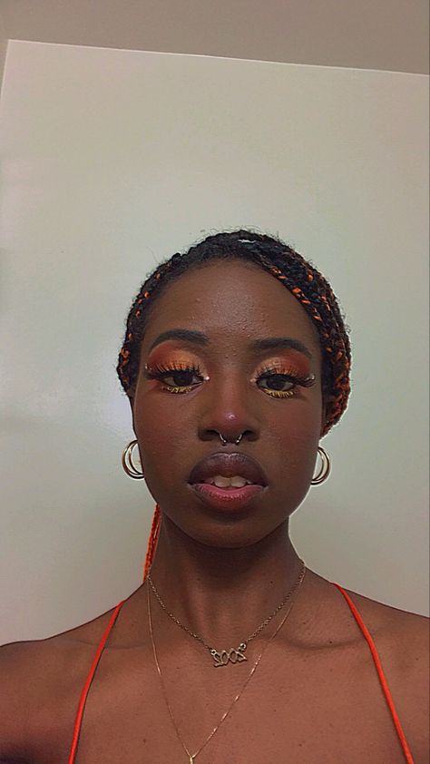 #makeup #braids #orange Orange Brown Makeup, Burnt Orange Makeup, Burnt Orange Makeup Look, Black And Orange Eyeshadow, Orange Black Eyeshadow, Orange Eyeshadow Black Women, Orange Grunge Makeup, Orange Eyeshadow Looks, Hero Ideas