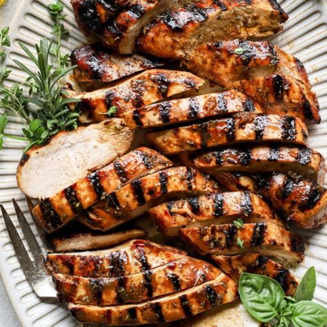 Company-Worthy Balsamic Chicken Marinade - Real Food Whole Life Balsamic Marinade For Chicken, Greek Yogurt Chicken Marinade, Curry Chicken Marinade, Easy Balsamic Chicken, Balsamic Chicken Marinade, Sweet And Savory Chicken, Easy Sauces, Lemon Chicken Marinade, Balsamic Chicken Marinades