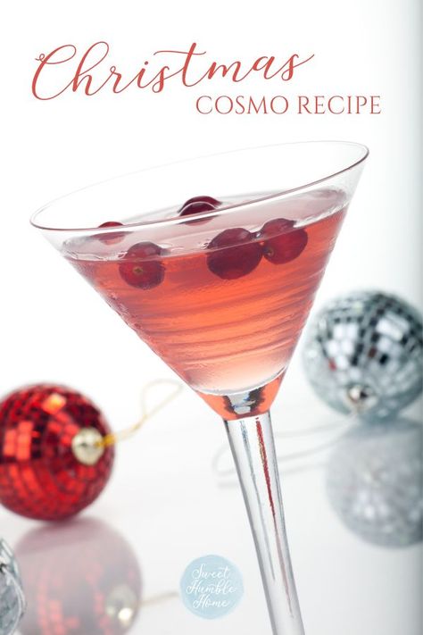 Holiday Cosmopolitan Drink, Clausmopolitan White, Christmas Cosmopolitan Holiday Cocktails, Christmas Martini Holiday Drinks, Holiday Cosmopolitan, Holiday Martinis Christmas, Christmas Cosmo, Christmas Cosmopolitan, Christmas Martinis