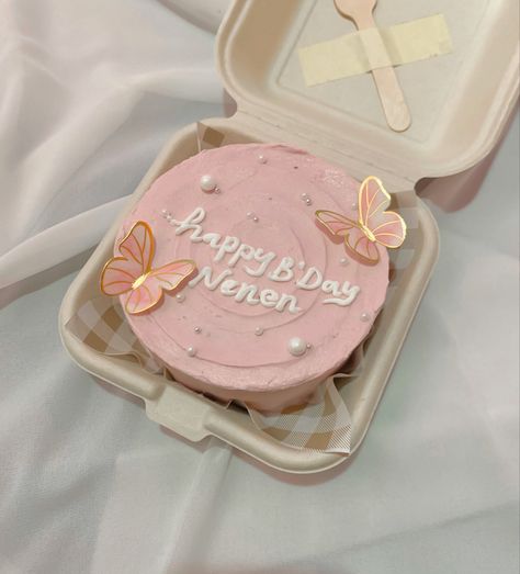 Vento Cake, Bento Cake Pink, Gift Birthday Ideas, Bento Cake Ideas, Birthday Cake Simple, Widget Iphone, Eggless Cake Recipe, Bento Cakes, Cake Simple