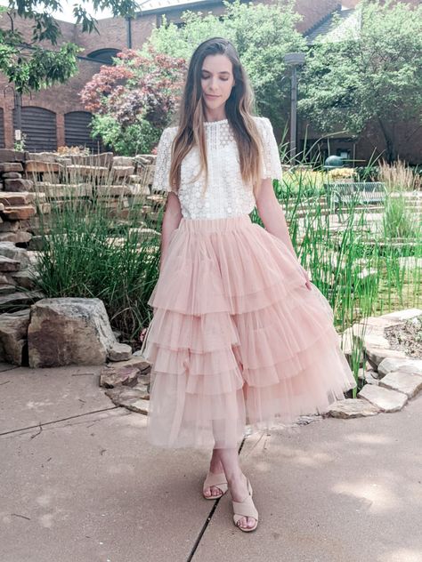 Make A Tulle Skirt, How To Make A Tulle Skirt, Dolce Vita Sandals, Weekly Outfits, Chic Me, Tiered Skirt, Outfit Posts, Look Chic, Outfit Details