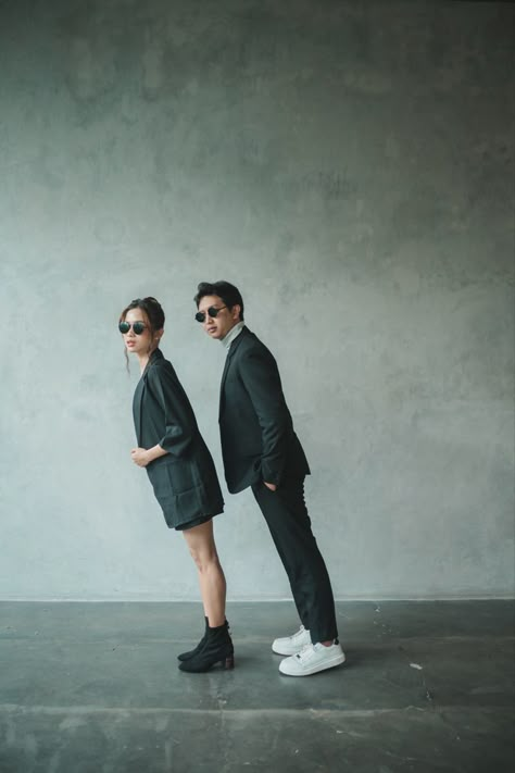 Duo Photoshoot Ideas Man And Woman, Prewedding Studio, Prenuptial Photoshoot, Pre Wedding Photoshoot Props, Perfect Boyfriend Quotes, Pre Wedding Photoshoot Outfit, Wedding Photo Studio, Wedding Photoshoot Props, Studio Poses