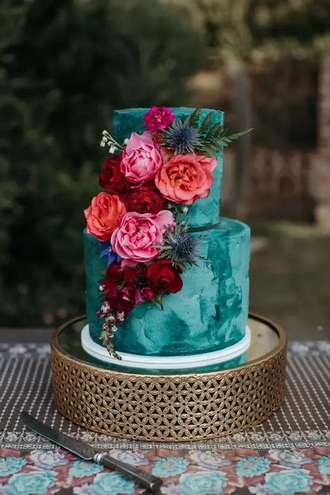 23 Gorgeous Jewel-Tone Wedding Theme Ideas For You Teal Aesthetic Wedding, Elegant Jewel Tone Wedding, Jewel Colours Wedding, Jewel Tone Beach Wedding, Teal And Dusty Rose Wedding, Blue Jewel Tone Wedding, Jewel Tone Wedding Cakes, Gem Tones Wedding, Jewel Tone Wedding Decor