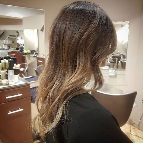 Balayage Fine Hair, Medium Length Bayalage, Hairstyles For Long Fine Hair, Straight Hair Women, Long Fine Hair, Baylage Hair, Soft Balayage, Honey Blonde Hair Color, Fine Straight Hair