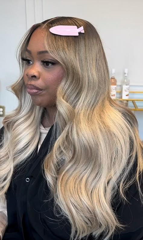 Blonde Hair Color Ideas For Fall Winter Black Women, Blonde With Dark Roots Black Women, Blonde Quick Weave Black Women, Blonde Balayage On Black Women, Sew In Blonde, Coloured Wigs Black Women, Blonde Hair On Dark Skin, Black Girls With Blonde Hair, Blonde Ombré