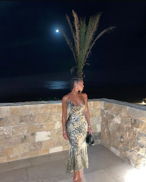 Brazil Night Outfit, Lori Harvey Dresses, Lori Harvey Style 2023, Lori Harvey Style Casual, Lori Harvey Dress, Miami Vibes Outfits, Harvey Outfits, Miami Outfits, Cute Vacation Outfits