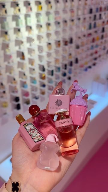 The Parent Company ® on Instagram: "A handful of mini perfumes 🩷 Which colour set would you prefer ? #miniperfume #minihaul #samplingconceptstore #theparentcompanymalaysia" Mini Beauty Products, Mini Perfume Aesthetic, Valencia Core, Mini Perfume Collection, Perfumes Aesthetic, Aesthetic Perfumes, Personality Change, Good Girl Perfume, Aesthetic Perfume