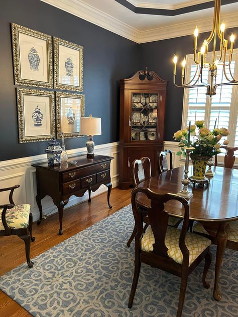 Blue Dinning Room, Blue And White Prints, Blue And White Dining Room, Blue White Pottery, Dining Room Decor Traditional, Dining Room Decor Modern, Condo Decor, Traditional Dining Rooms, Dining Room Blue