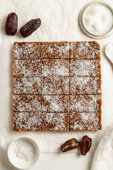 Date Bar Recipes, Date Caramel Bars, Healthy Date Bars, Raw Caramel Slice, Salted Caramel Slice, Date Energy Bars, Date Slice, Sweet Slices, Salted Caramel Bars