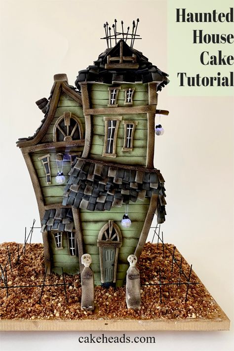 Haunted House Cake Ideas, Haunted House Food, Haunted House Halloween Cake, Fancy Cooking, Haunted Gingerbread House, Haunted House Cake, Halloween Gingerbread, Halloween Challenge, Halloween Diorama