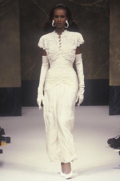 Cool Girl Aesthetic Outfits, 1980s Runway, White Dress Outfits, Iman Bowie, Iman Model, Pink Spring Dresses, Spring Dresses Classy, Jean Louis Scherrer, Runway Gowns