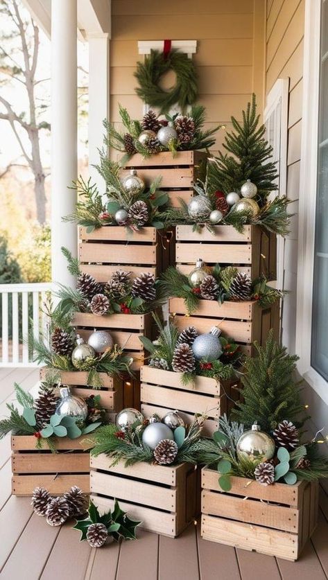 Christmas Decor Blue, Outdoor Christmas Photos, Christmas Porch Decor Ideas, Christmas Pots, Wooden Christmas Decorations, Mountain Lakes, Country Christmas Decorations, Christmas Porch Decor, Christmas Themes Decorations