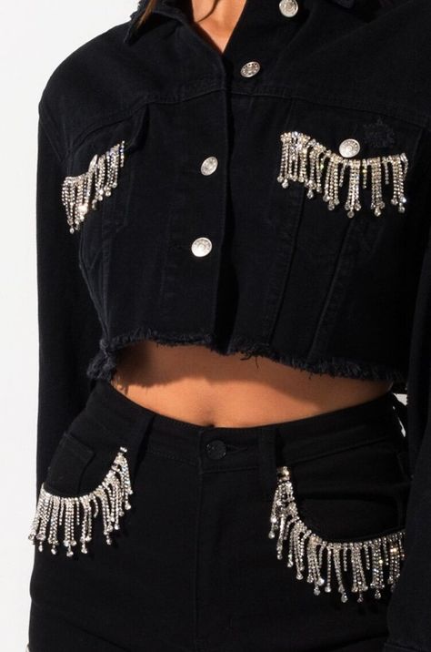 Black Denim Jacket Outfit Women, Denim Jacket Outfit Women, Black Denim Jacket Outfit, Rhinestone Denim Jacket, Reworked Clothes, Rhinestone Denim, Jacket Outfit Women, Denim Jacket Outfit, Looks Country