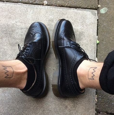 Crowns. King Shoes, Klaus Hargreeves, Crown Tattoo, Jughead Jones, Doc Martens, Womens Oxfords, Riverdale, Dr. Martens, Sock Shoes