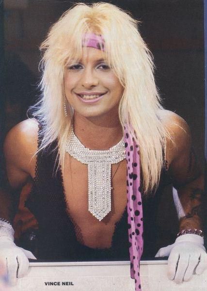 Vince Neil from Motley Crue in the beginning. Motley Crue Vince Neil, Vince Motley Crue, Robbin Crosby, Motley Crue Nikki Sixx, Hair Metal Bands, Retro Headband, Vince Neil, 80s Hair Bands, Motley Crüe