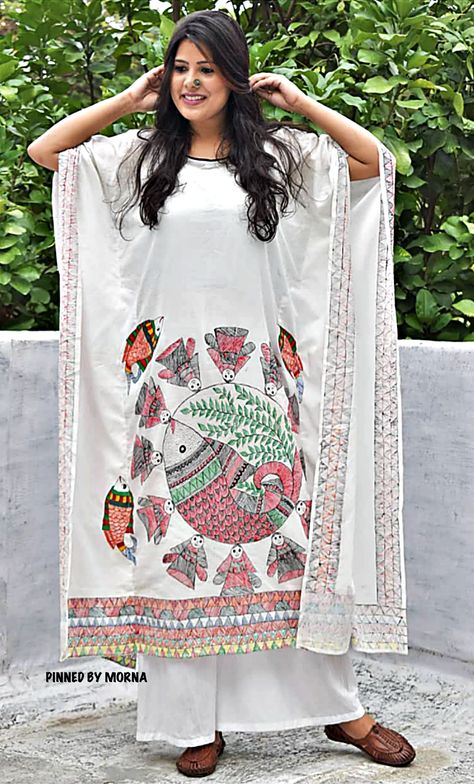 Bhairvi Rajput Madhubani Dress, Madhubani Border, Mithila Art, Male Model Face, Painting Indian, Madhubani Paintings, Painted Clothes Diy, Painted Clothing, Fabric Work